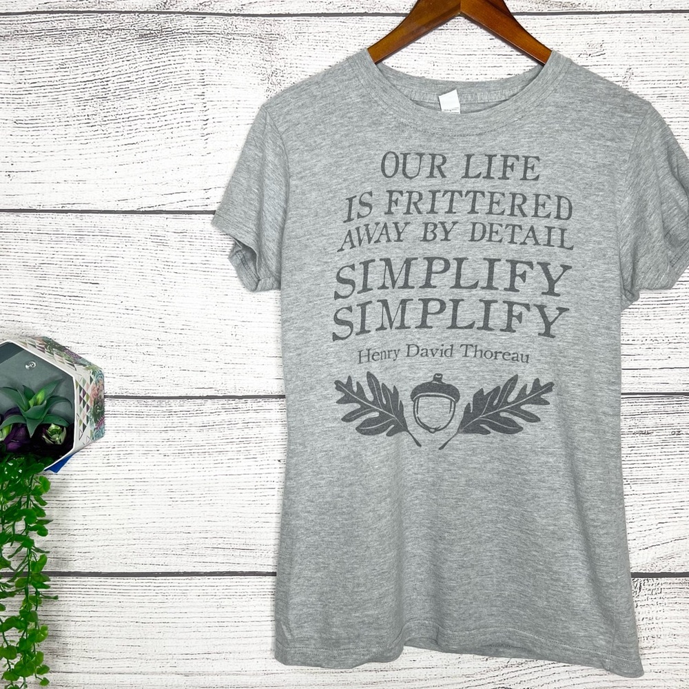 Henry David Thoreau SIMPLIFY Quote Graphic T-Shirt Size Large Heather Gray